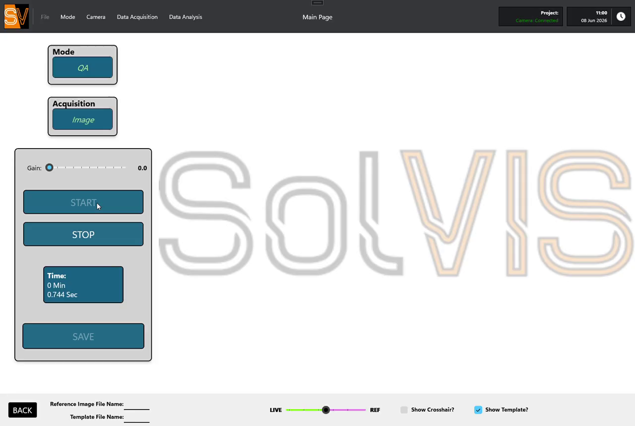 QA-Tron main page with the camera connected, showing a live color scintillation image of three wedge columns and the surrounding spot grid.